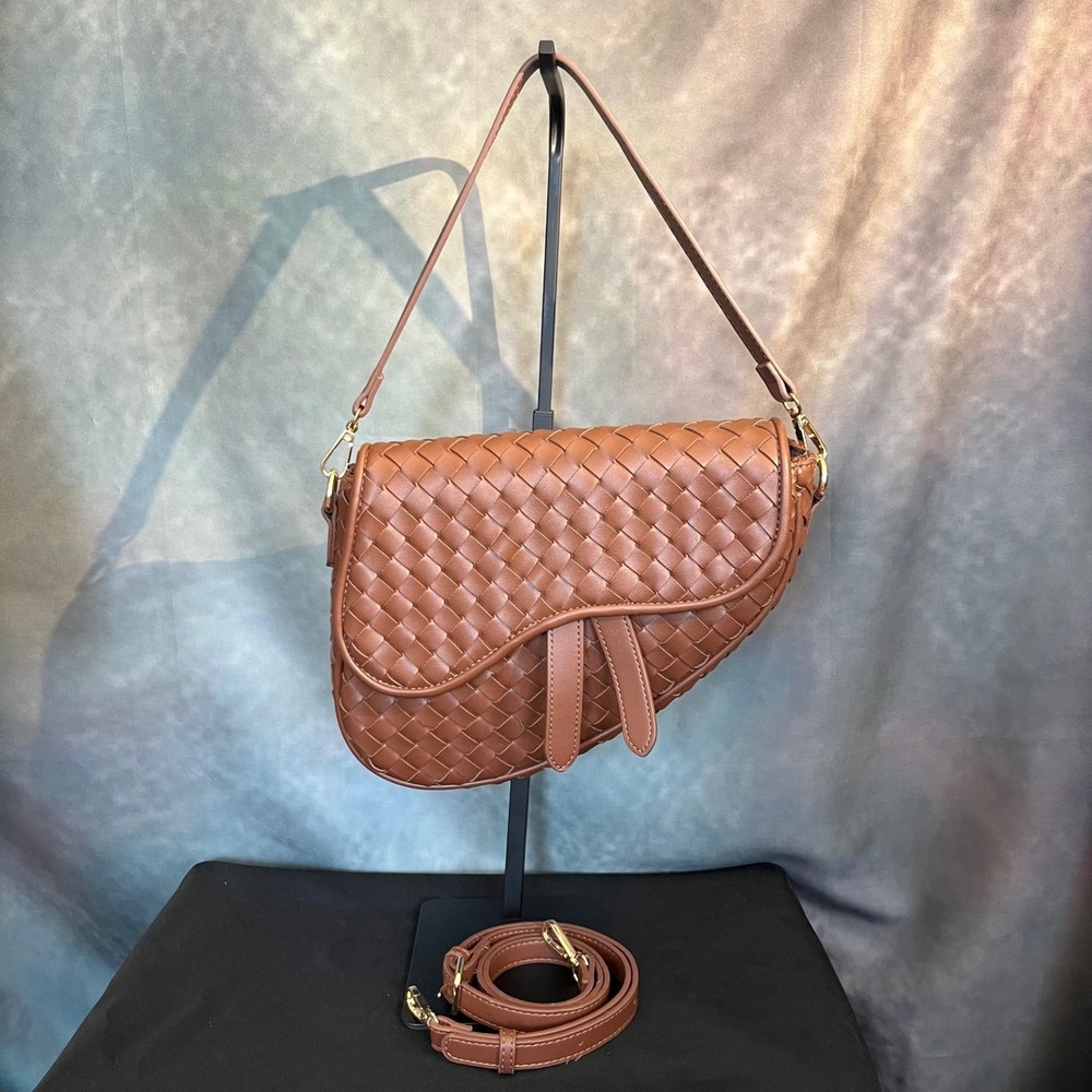 Urban Expressions Brown Woven Saddle Bag Crossbody Purse Gold Hardware
